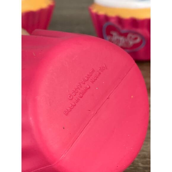 JoJo Siwa Cupcake & Bow Christmas Ornament Set of 3 Multicolor Ornaments - Picture 9 of 9